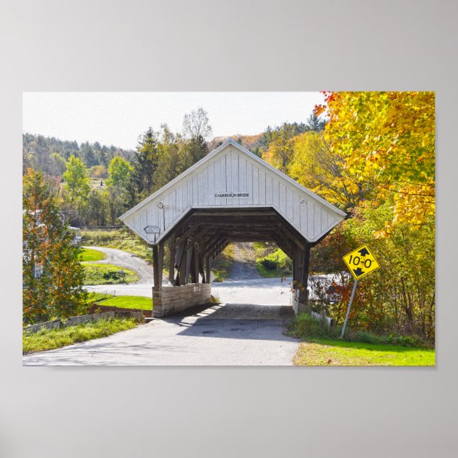 Chamberlin Mill Covered Bridge, Lyndon, Vermont Poster (Vorne)