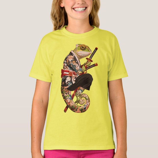 Chameleon Samurai - Tattooed Warrior mit Katana T-Shirt (Vorderseite)