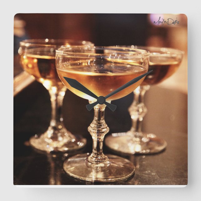 Champagner-Bar Quadratische Wanduhr (Vorderseite)