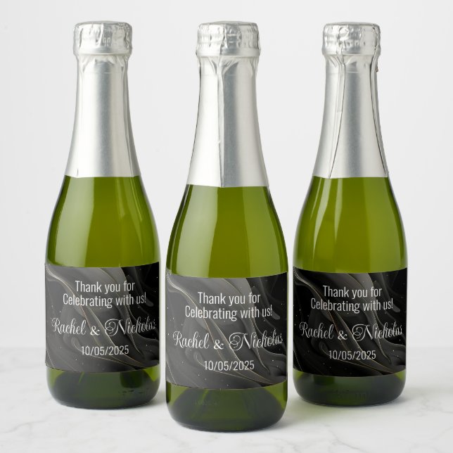 Champagner-Miniflaschen sind personalisiert (Flaschen)