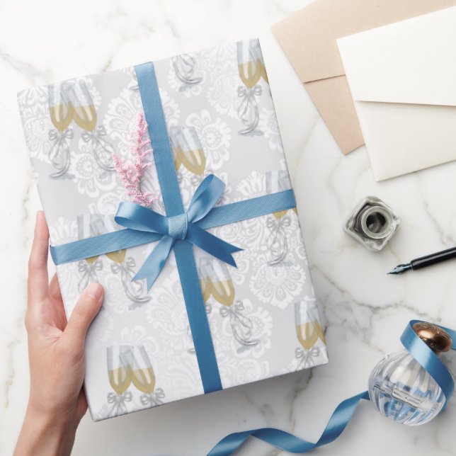 Champagnertoast auf Satin Damask Geschenkpapier (Schenken)