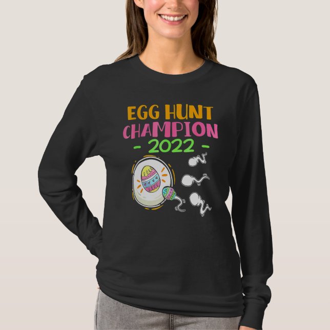 Champion für die Eierjagd 2022 Osterschwangerschaf T-Shirt (Vorderseite)