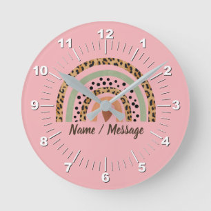 Change Name Text Leopard Spots Print Rainbow Pink  Runde Wanduhr