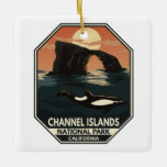 Channel Islands National Park Dolphin Retro Emblem Keramikornament<br><div class="desc">Kanalinseln Vektorgrafik Design. Der Park umfasst 5 ökologisch reiche Inseln vor der Küste Südkaliforniens.</div>