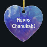 Chanukah Aqua-lila Malerei-Herz-Verzierung Keramikornament<br><div class="desc">Diese Herzverzierung hat eine Malerei einer abstrakten Zusammensetzung mit Aqua,  Blau,  weißem und Lila und der Ausdruck: "Glückliches Chanukah!" Es ist ein großes Feiertagsdekorationseinzelteil für Ihren Raum und ein nettes Geschenk für Ihre Liebe eine.</div>