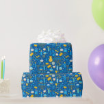 Chanukah Celebrating Gelt Jewish Stars Snowflakes Geschenkpapier<br><div class="desc">Fügen Sie etwas Ferienfarbe und funkeln Sie mit diesem lustigen Chanukah Packpapier-Design. Geeignet für Kinder oder Erwachsene, Unternehmen oder Familie Geschenkverpackung Bedürfnisse. Es gibt koordinierende Geschenktaschen, Papiertücher und Band für einen kompletten Chanukah-Look, oder Sie können mischen und mit unseren anderen Chanukah Packpapier Muster. Dieses Design ist in blau, weiß und...</div>