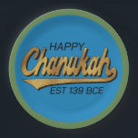 Chanukah Happy Retro Green Trim Pappteller<br><div class="desc">Chanukah Happy Retro Green Trim Paper Teller. Ersetzen Sie Text durch Ihre eigene Nachricht. Verwenden Sie Ihren bevorzugten Schriftart Stil, Farbe und Größe. Hintergrundfarben können ausgetauscht werden. Danke, dass ihr angehalten und vorbeigekommen seid! Viel geschätzt! Happy Chanukah/Hanukkah! Größe und Stil: 9" Rundpapier-Platte werfen Sie ein spektakuläres Party mit vollständig anpassbaren...</div>