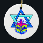 Chanukka-Davidsstern Keramik Ornament<br><div class="desc">Glücklicher Chanukka-Davidsstern Mit einem dreidel,  das "glückliches Chanukah sagt",  das den jüdischen Feiertagsspaß und -freude feiert.</div>