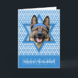 Chanukka-Davidsstern - Schäferhund Feiertagskarte<br><div class="desc">Was Sprichwort glückliches Chanukka machen könnte mehr Spaß als, diesen Schäferhund-Hund habend, ein Yamaka zu tragen, das durch den Davidsstern Umgeben wurde. Dieser wunderliche Feiertagsentwurf ist sicher, Ihre Freunde und Familie sowie andere Hundeliebhaber zu erfreuen. Dieser Entwurf ist herein über 100 verfügbar Hundezucht. Wenn Sie nicht Ihren Lieblingshund sehen zu...</div>