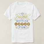 Chanukka ist ein ganzer lustiger Latke-Spaß T-Shirt<br><div class="desc">Dieser Chanukka-T - Shirt kennzeichnet die humorvolle Phrase,  "Chanukka ist ein ganzer Latkespaß." Der Entwurf umfaßt Zeichnungen von dreidels,  von menorah,  von Davidsstern Und von mehr Verschönerungen. Die Farbpalette ist- grau-blau,  hellrot,  Gold und Braun.</div>