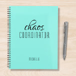 Chaos-Koordinator Personalisierter Name Planer<br><div class="desc">Chaos Koordinator Blue Personalisiert Name verkündet den Text "chaos koordinator" in einer lustigen schwarzen Schrift Typografie. Ideal für die geschäftige Mutter,  Lehrerin,  Sportteam-Manager oder Arbeitssängerin. Von Evco Studio entworfen www.zazzle.com/store/evcostudio</div>