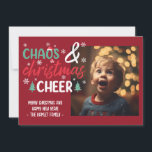 Chaos und Weihnachts-Cheer Funny Feiertagskarte<br><div class="desc">Diese lustige Weihnachtskarte des Fotos zeichnet sich durch ein festliches Design in den Farben Rot und Grün aus. Passen Sie diese Karten mit der Personalisierungsfunktion einfach an.</div>