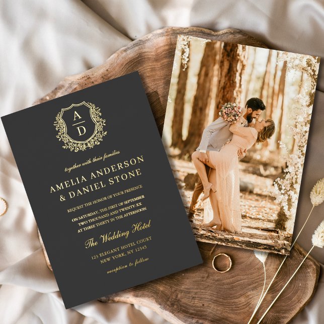 Charcoal Gray Gold Leafy Wappen Foto Hochzeit Folieneinladung (Von Creator hochgeladen)