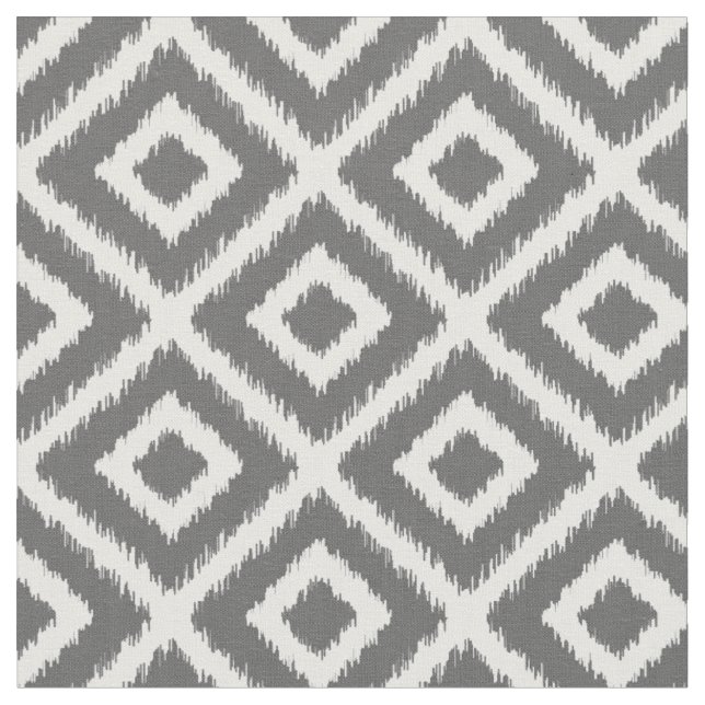 Charcoal Gray Ikat Diamonds Stoff (Nahaufnahme)