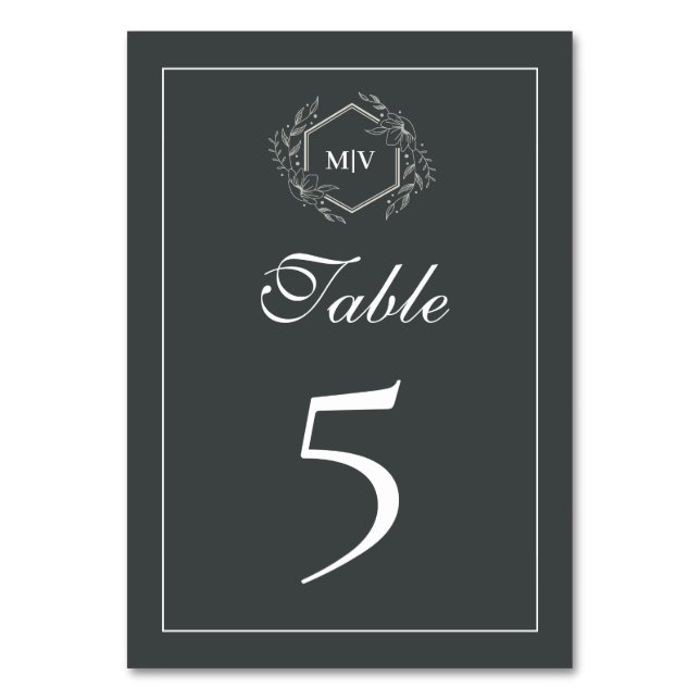 Charcoal Gray Monogram Wappen Tischnummer Card (Vorderseite)