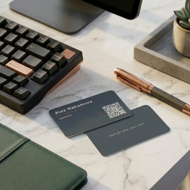 Charcoal Minimal QR Code Tech Founder Startup  Visitenkarte (Charcoal Minimal QR Code Tech Founder Startup Business Card)