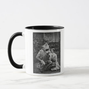 Charles Dickens mit zwei seiner Töchter Tasse
