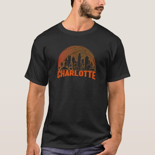 Charlotte Basketball Skyline Cityscape Retro Vinta T-Shirt (Vorderseite)