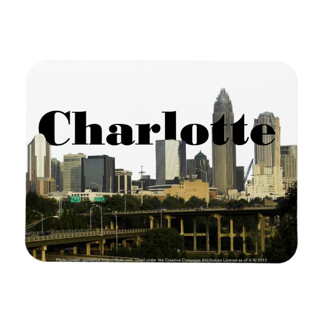 Charlotte NC Skyline mit Charlotte im Himmel Magnet (Horizontal)