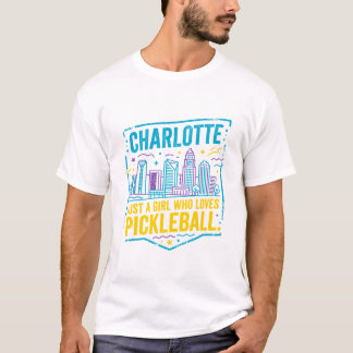 Charlotte North Carolina Pickleball-Spieler Skylin T-Shirt