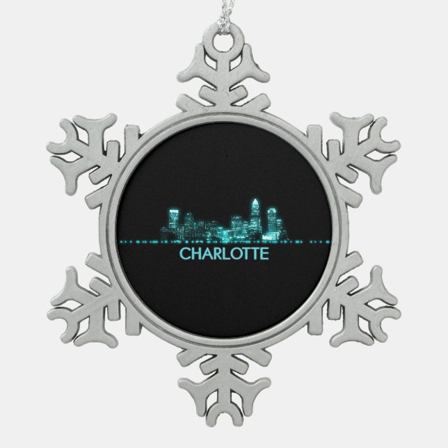 Charlotte Skyline Schneeflocken Zinn-Ornament (Vorderseite)