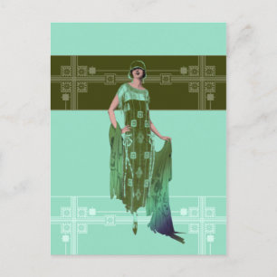 CHARLOTTE'S SHAWL, Mode in Minze und Olive in den  Postkarte