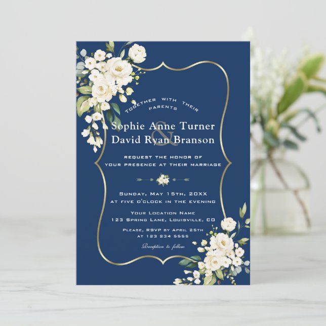 Charm Delicate White Floral Gold Navy Blue Wedding Einladung (Stehend Vorderseite)