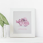Charmanter Inspirationsfarben-Oktopus Poster<br><div class="desc">Ideal für Kinderzimmer, Bäder und Wohnbereiche in Ihrem tropischen Strand Zuhause. Dieser große Druck zeigt eine Nachbildung meines originalen handbemalten Aquarelloktopus in Rosatönen. Die Worte "Gott gibt uns alle freien Willen. Benutzen Sie Ihre weise" ist Set in trendiger rosa Sans Serif Typografie. Das charmante Design passt zu meiner Sammlung von...</div>