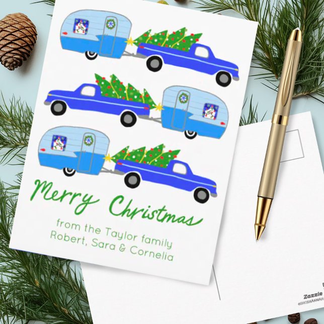 Charmanter Weihnachtscamper Vintag Trailer Retro R Postkarte (Custom Merry Christmas card with cute blue campers and trucks. Add your own text to this postcard)