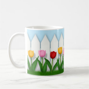 Charmanter weißer Zaun mit Tulpen Kaffeetasse
