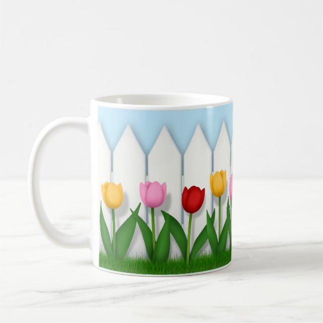 Charmanter weißer Zaun mit Tulpen Kaffeetasse (Links)