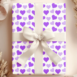 Charmantes Lila Herz auf weißem Papier Geschenkpapier