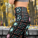 Charming Black Scandinavian Folk Pattern Yoga Capri Leggings<br><div class="desc">Bringen Sie nordische Eleganz in Ihren Wardrobe Treten Sie in rustikalen Charme mit diesen skandinavischen Folk Capri Leggings! Mit kühnen, farbenfrohen nordisch-inspirierten Designs sind sie die perfekte Kombination aus gemütlicher Eleganz und eindrucksvollem Stil. Ideal für Freizeitbekleidung, sind diese Leggings eine wunderschöne Möglichkeit, um eine Touch von Volkscharakter zu jedem Outfit...</div>