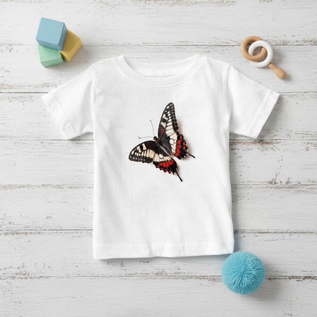 Charming Butterfly Baby T-shirt (Von Creator hochgeladen)