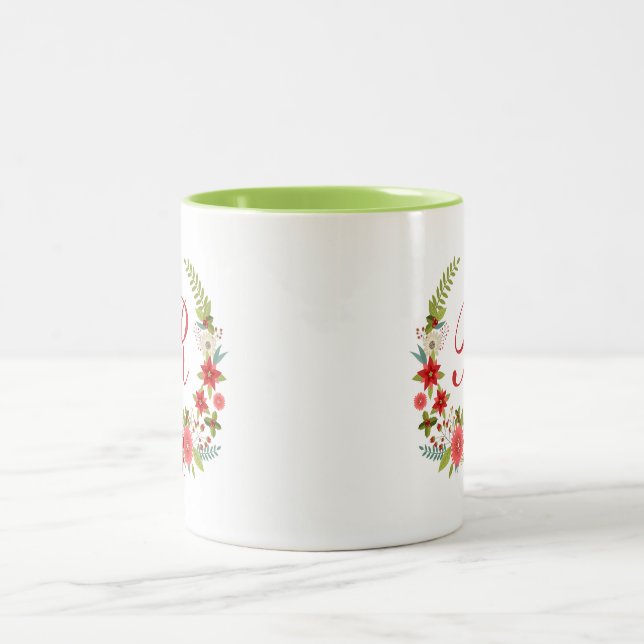 Charming Christmas Floral Wreath Monogram Zweifarbige Tasse (Mittel)