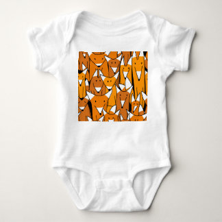 Charming Fox Family: Spielerisches Tiermuster Baby Strampler