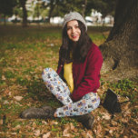 Charming Halloween Leggings<br><div class="desc">Machen Sie sich bereit,  ein niedliches und lustiges Stück zu Ihrem Halloween-Outfit hinzuzufügen. Umgestalten Sie Ihr Outfit mit unheimlichem Charme! Unsere Leggings sind mit niedlichen Hexen,  schwarzen Katzen,  Gespenstern,  Kürbissen und Spinnen ausgestattet und fügen Ihrem Halloween-Outfit sprichwörtliche Schwänze hinzu. Perfekt für alle,  die Halloween Lieben haben!</div>