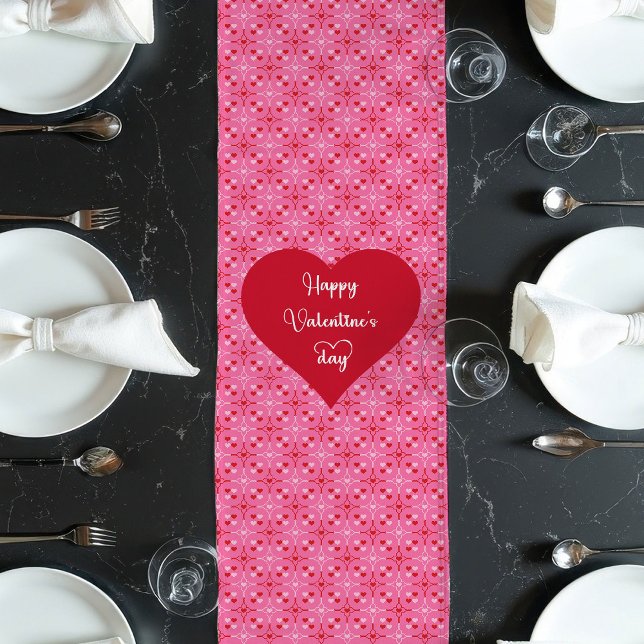 Charming Heart Pattern Valentine Table Runner Großer Tischläufer (Charming Heart Pattern Valentine Table Runner)