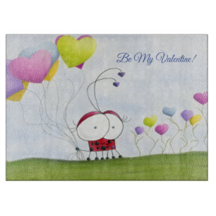 Charming Ladybug mit farbenfrohen Herzballons Schneidebrett