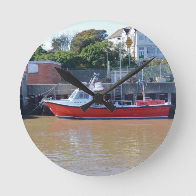 Charterschiff Hoher Flyer Runde Wanduhr (Vorderseite)