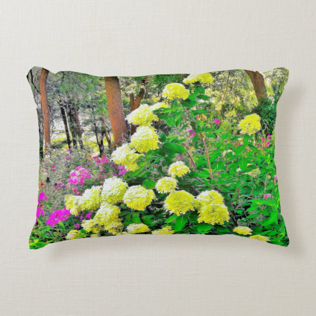 Chartreuse Green Limelight Hydrangea Garden Dekokissen (Vorderseite)