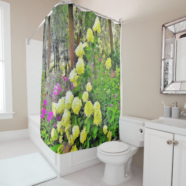 Chartreuse Green Limelight Hydrangea Garden Duschvorhang (Beispiel)