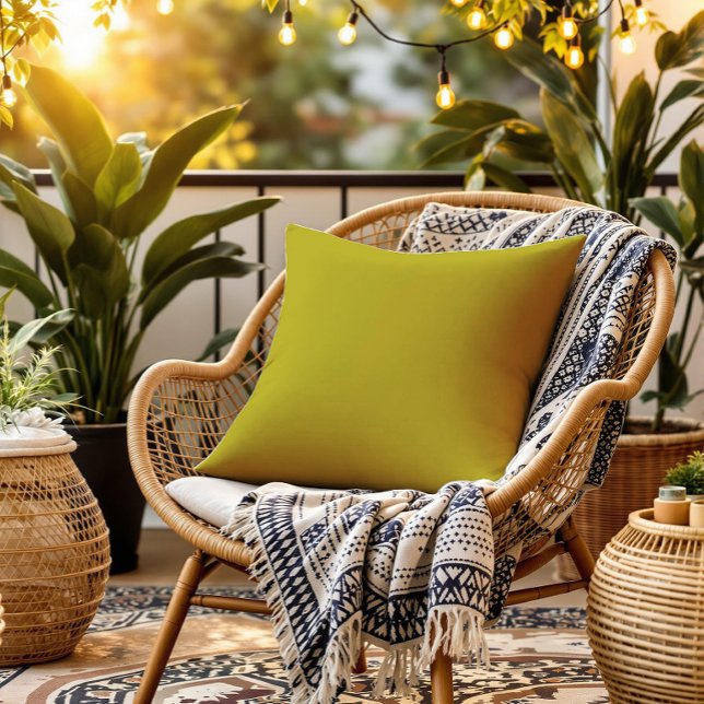 CHARTREUSE Yellowish Green Solid Color Kissen (A Chartreuse-colored plain minimalist design pillow adds a vibrant accent and coziness to your space)
