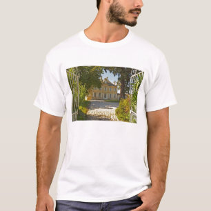Chateau Cos Labory in Saint St Estephe, in Rohform T-Shirt