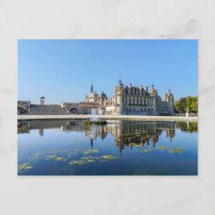 Chateau de Chantilly mit Reflektion in einem Teich Postkarte