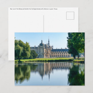 Chateau de Chantilly und Reflexion in einem Teich Postkarte