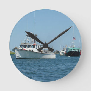 Chatham Harbor Boats Runde Wanduhr