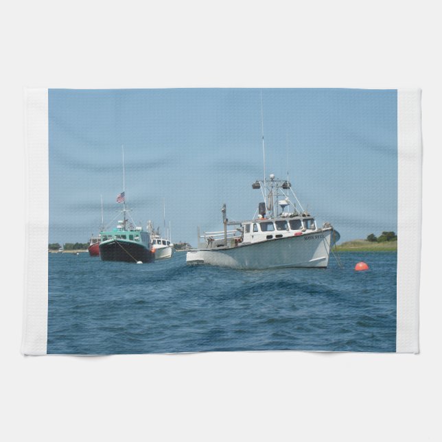 Chatham Harbour Boats Handtuch (Horizontal)
