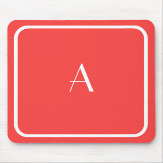 Cheap Coral Red Mousepad mit weißem Monogramm