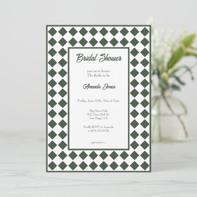 Checkered Simple Modern Dark Green Bridal Shower Einladung (Stehend Vorderseite)
